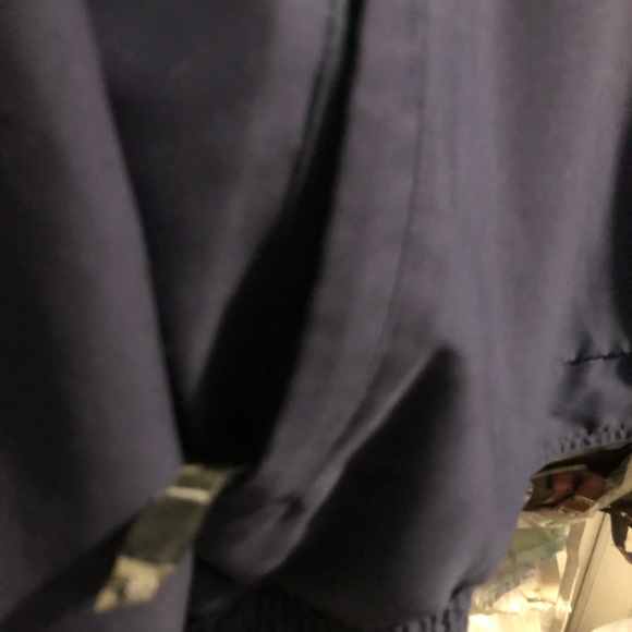 Nike pull over wind breaker v neck - Picture 4 of 5